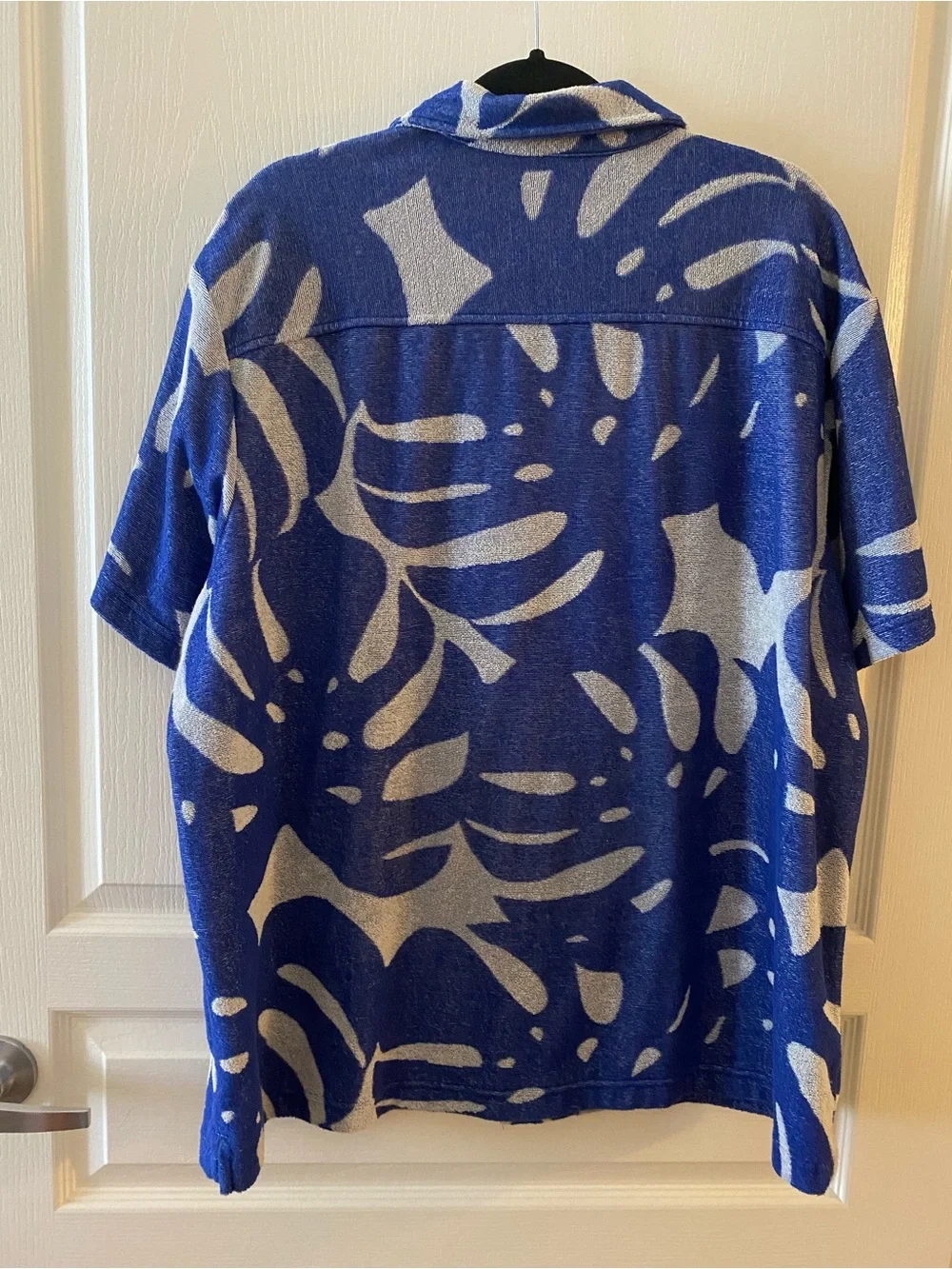 H&M Short Sleeve Resortwear Regular Fit Shirt in Blue & White - XXL